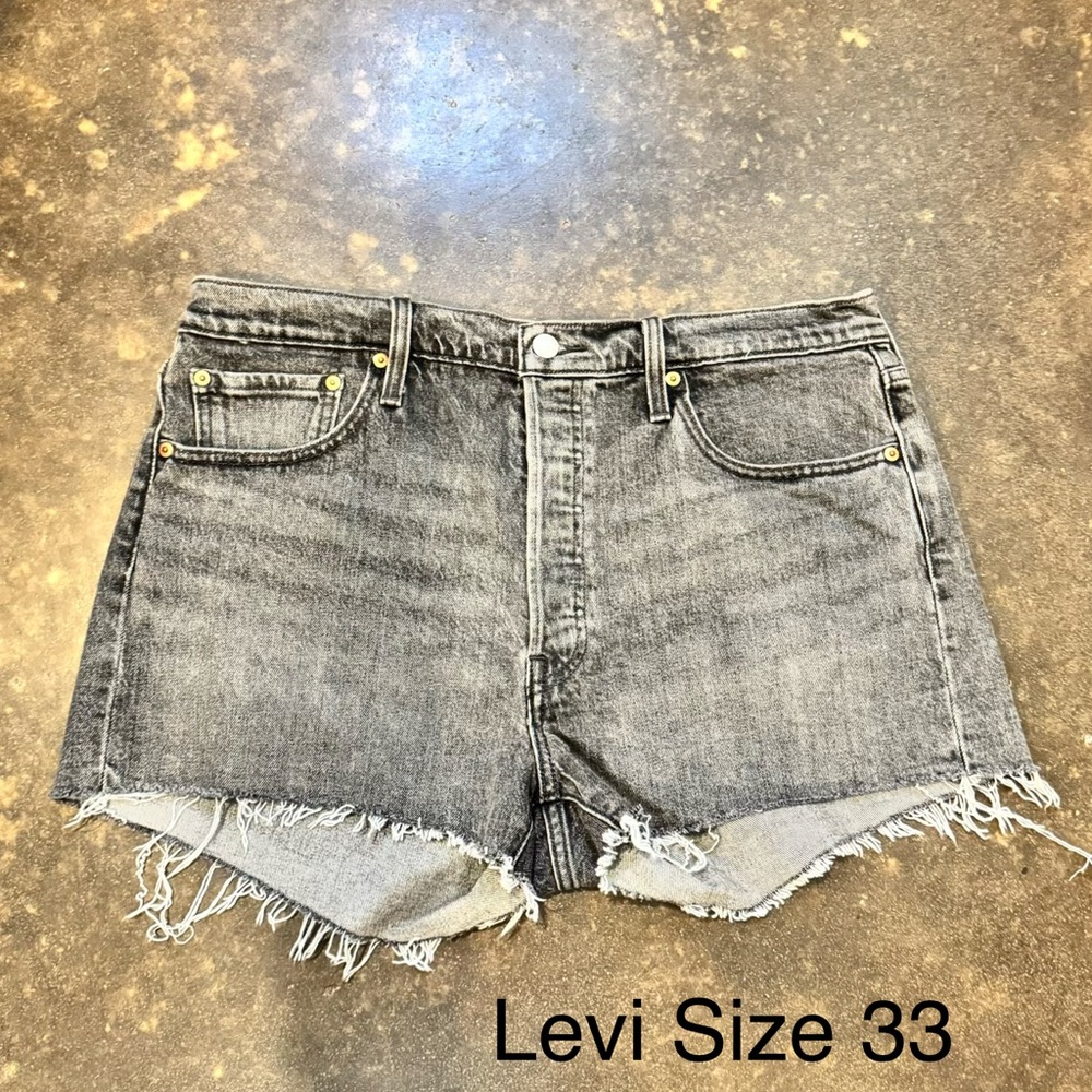 Levi black was denim short